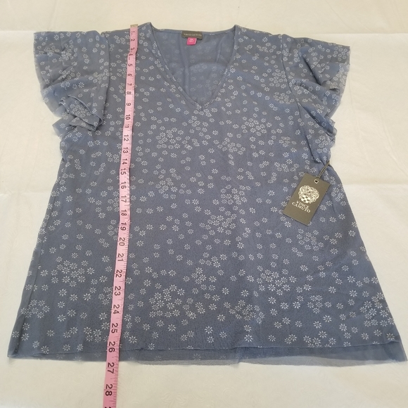 Vince Camuto Ditsy Floral Showers Top in XXL - Picture 4 of 7